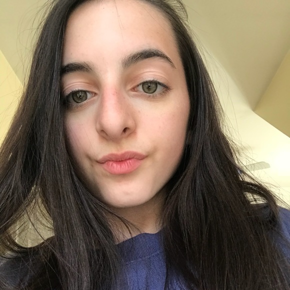 Meet your Posher, Danielle - Picture 1 of 1